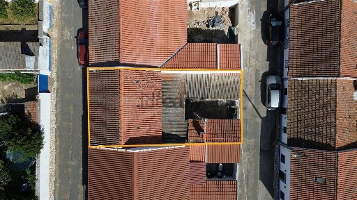 Azinheira dos Barros, Rua 25 de Abril, 6