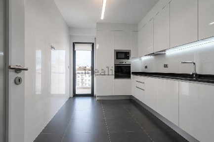 Duplex à venda na Avenida dos Ferroviários s/n
