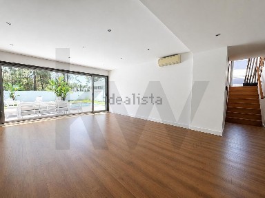 Casa ou moradia à venda em Santo António da Charneca