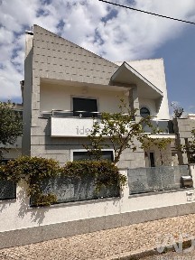 Moradia geminada à venda em Aroeira Norte