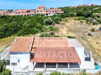 Moradia independente à venda na Zambujal - Aiana