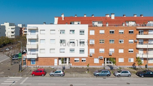 Duplex à venda na Rua Luís de Freitas Branco