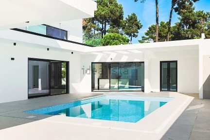 Duplex à venda na Rua Serra De Montezinho, 9