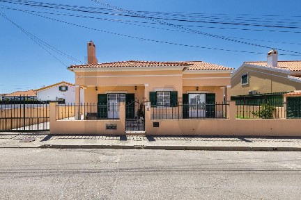 Casa ou moradia à venda na Rua dos Vitoriosos s/n