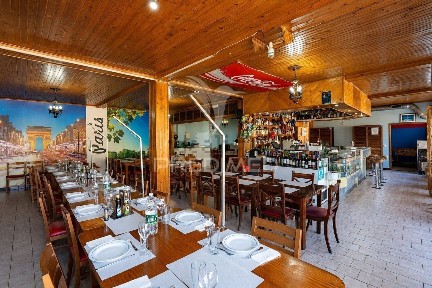Espaço comercial à venda em Santo António da Serra