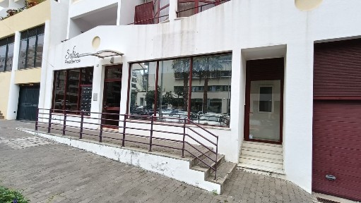 Espaço comercial à venda na Rua do Vale da Ajuda