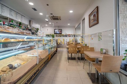 Espaço comercial à venda na Avenida da Madalena s/n