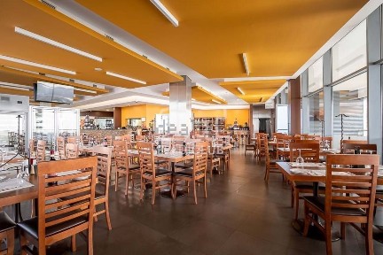 Espaço comercial à venda em Estreito Câmara de Lobos