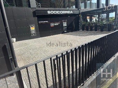 Espaço comercial à venda na Avenida do Infante