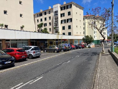 Espaço comercial à venda na Estrada Alternativa do Caniço