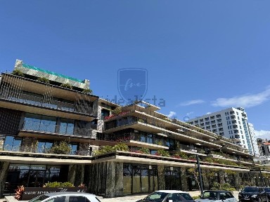 Espaço comercial à venda na Estrada Monumental