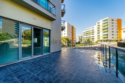 Espaço comercial à venda na Avenida Mário Soares, 58