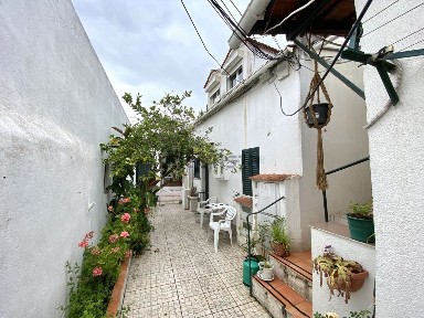 Arrendamento de moradia geminada na Travessa de Santa Quitéria, 57