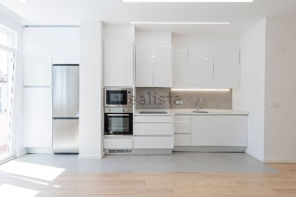 Arrendamento de duplex na Rua Artur Lamas, 13