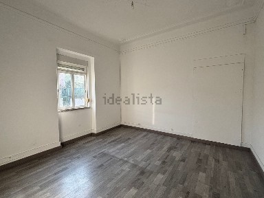 Arrendamento de moradia independente na Avenida Dom Nuno Álvares Pereira