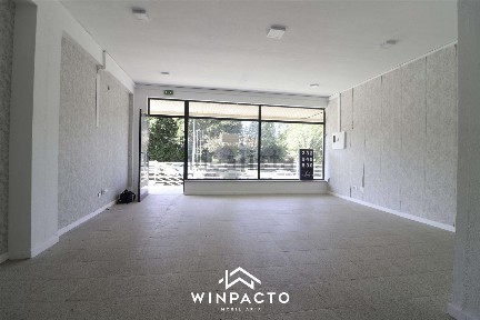 Espaço comercial à venda em Nelas