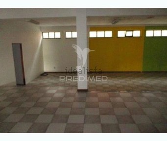 Espaço comercial ou armazém à venda em Nelas