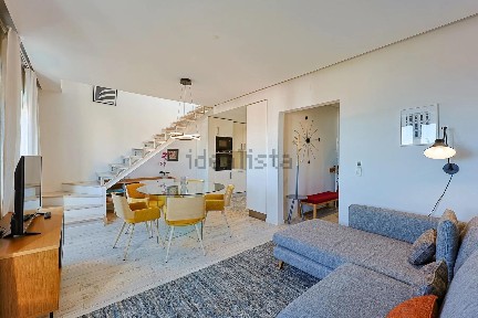 Arrendamento de duplex na Rua Paio Peres Correia