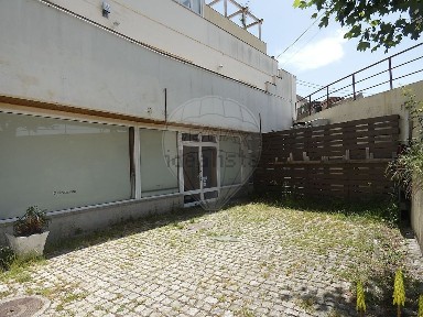 Armazém à venda em Santinha