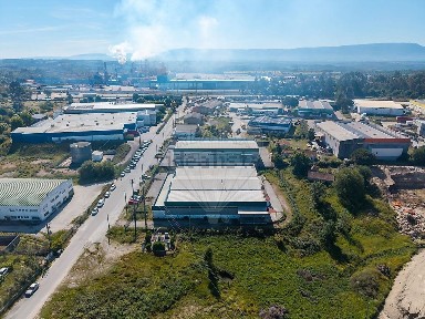Armazém à venda na Estrada Sem Nome