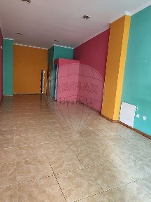 Espaço comercial à venda na Rua Mártir São Sebastião