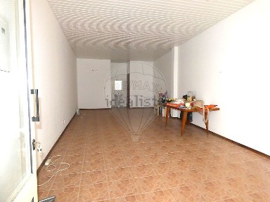 Espaço comercial à venda na Rua Mártir São Sebastião