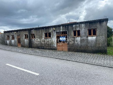 Armazém à venda em Mangualde