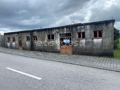 Armazém à venda em Mangualde