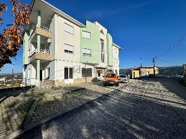 Espaço comercial à venda em Tarouca