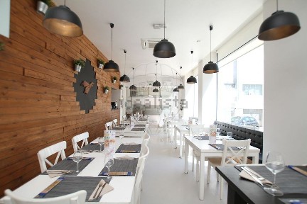 Espaço comercial à venda na Avenida Descobrimentos
