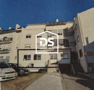 Espaço comercial com rentabilidade à venda na Rua Caixa, 28