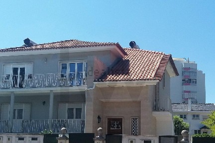 Arrendamento de andar de moradia em Nova Oeiras - Quinta das Palmeiras
