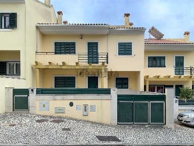 Arrendamento de moradia em banda em Póvoa de Santa Iria e Forte da Casa
