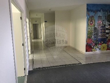 Espaço comercial à venda na Rua do Barreiro