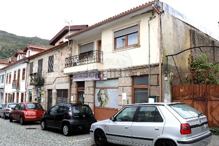 Tabuaço, Rua Sá de Albergaria