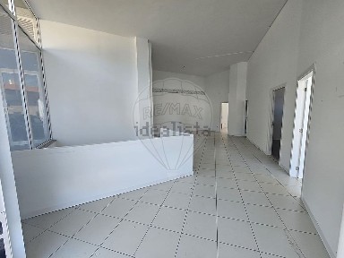 Espaço comercial à venda no Bairro 1º de Maio