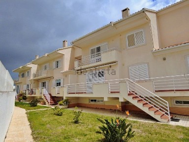 Arrendamento de moradia em banda na Praceta Pinhal