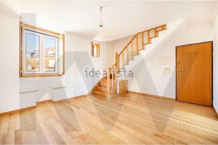Arrendamento de duplex na Rua Direita