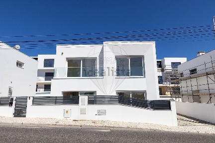 Rio de Mouro, Albarraque, Rua Cedros, 40