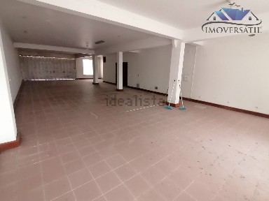 Espaço comercial à venda na Avenida da Republica