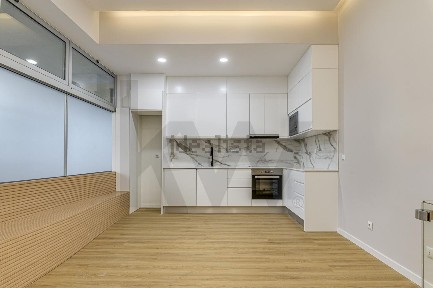 Arrendamento de duplex na Rua José dos Santos Pereira, 10