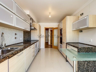 Arrendamento de duplex na Rua Doutor Augusto José da Cunha, 9