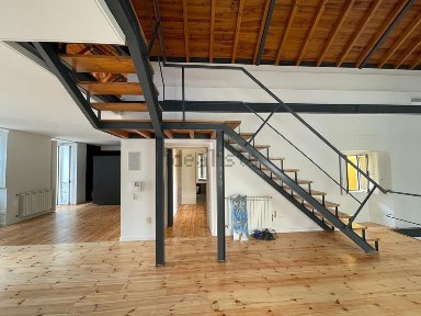 Arrendamento de duplex na São Vicente de Fora