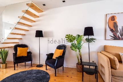 Arrendamento de duplex na Rua Sousa Viterbo