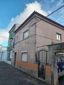 Arrendamento de moradia independente no Centro - Santo Amaro