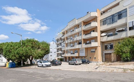 Arrendamento de apartamento T2 na Rua João Fernandes Lavrador