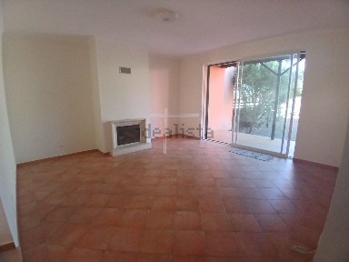 Arrendamento de apartamento T2 em Herdade da Aroeira