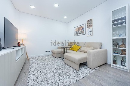Arrendamento de apartamento T2 na Rua General Gomes Freire, 148