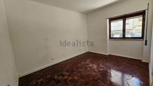 Arrendamento de apartamento T3 na Rua Dom Manuel I, 8