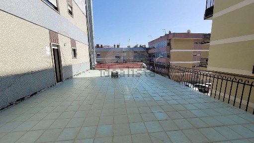 Arrendamento de apartamento T4 na Rua Luís Gonzaga do Nascimento